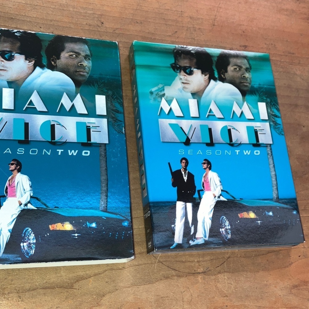 Miami Vice Season Two DVD boxed set - Picture 8 of 14